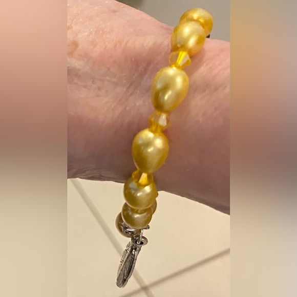 NEW Yellow Glass faux pearl essential oil crystal bracelet - Picture 2 of 5